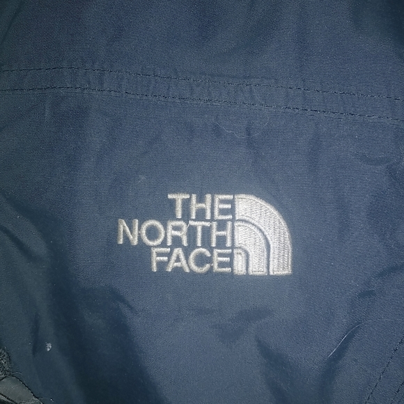 The North Face S Girls Winter Belted Hoodie Down Parka Coat Jacket in Black Kids - Picture 9 of 11